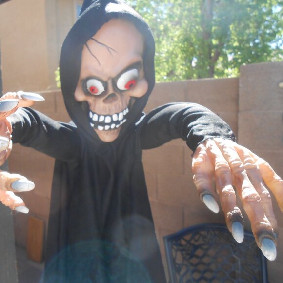 SCARY HANGING BLACK WITCH w/ RUBBER FACE & HANDS 19" HALLOWEEN PROP - Picture 5 of 9